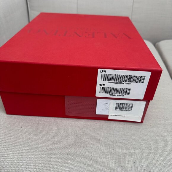 Valentino VLogo Tan-Go 60 Patent Pump - Picture 7 of 7